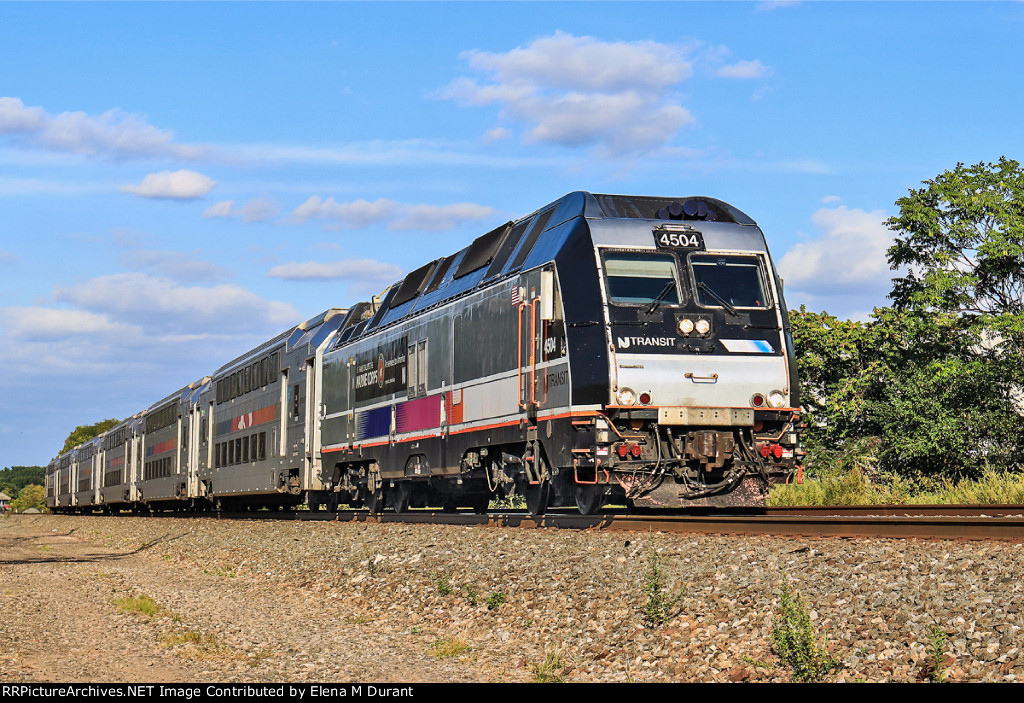 NJT 4504 on train 5529